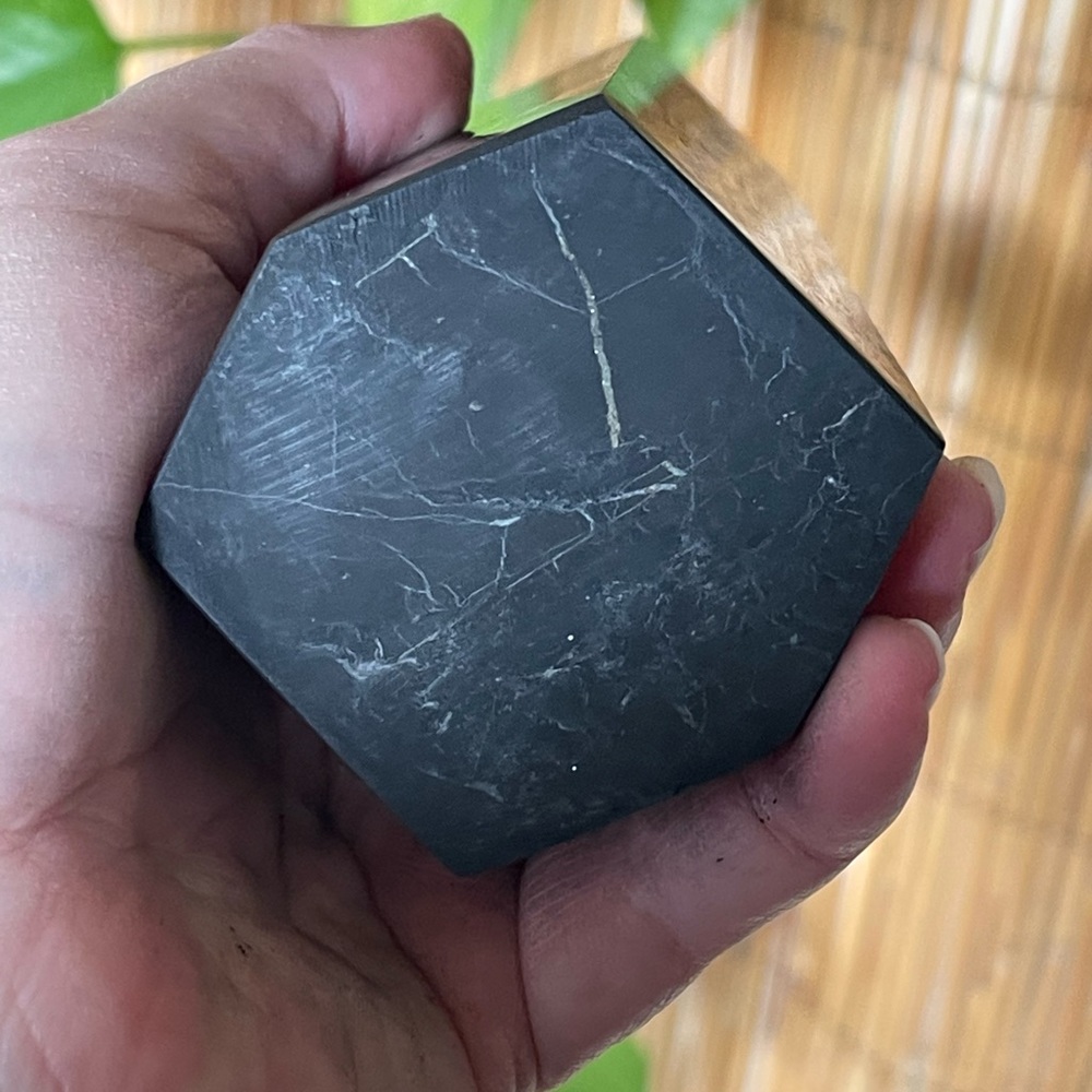 Wow!  Large Shungite Gemstone tower - Picture 7 of 7